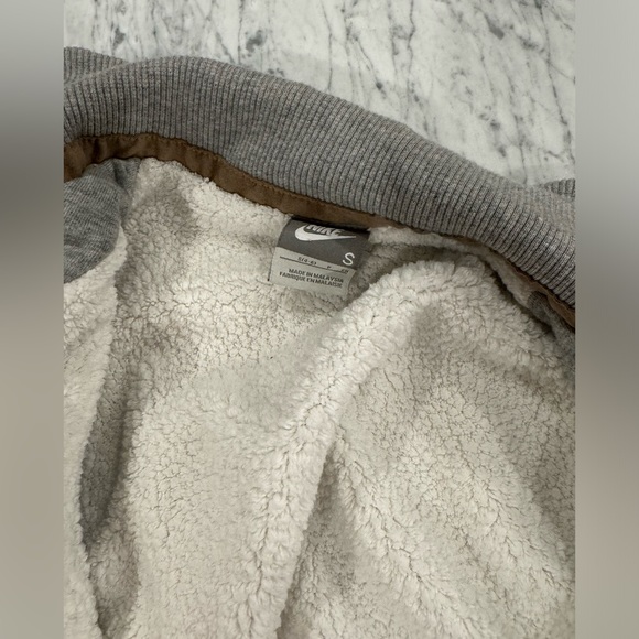 Nike grey vest - Picture 6 of 7